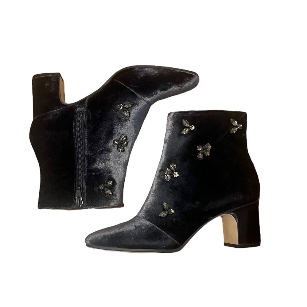 NWOT Anne Klein Gray Embellished Glinda Ankle Booties (Size 7)